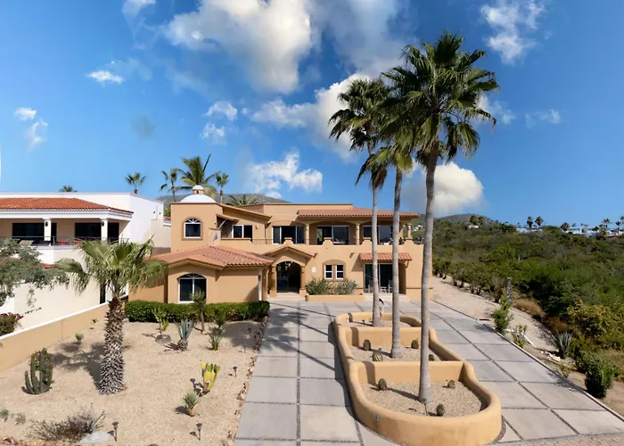 Сasa de vacaciones Steps To Sand: Ocean-view Cabo W/ Heated Pool