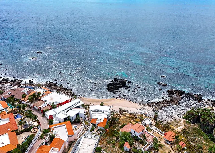 Сasa de vacaciones Steps To Sand: Ocean-view Cabo W/ Heated Pool Cabo San Lucas